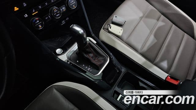 Volkswagen T-Roc 2021 — ფოტო 9/20