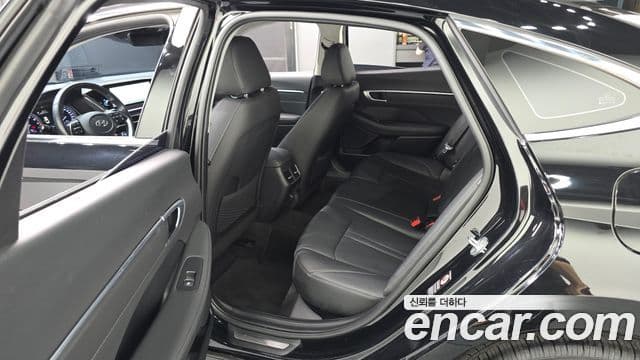 Hyundai Sonata 2022 — ფოტო 11/20