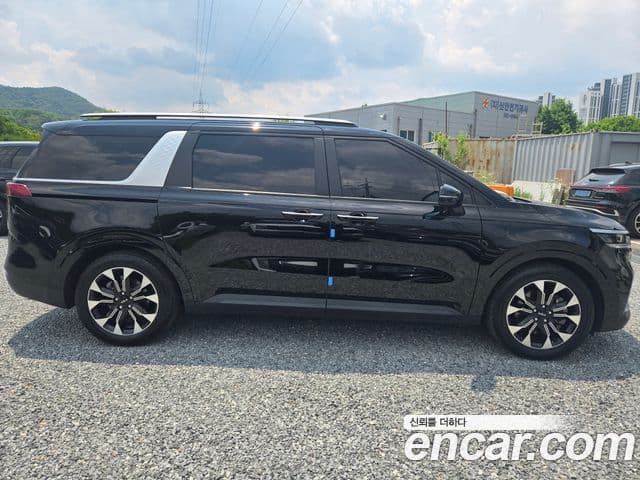 Kia Carnival 2022 — ფოტო 3/13