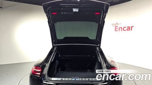 Porsche Panamera 2018 — ფოტო 19/20