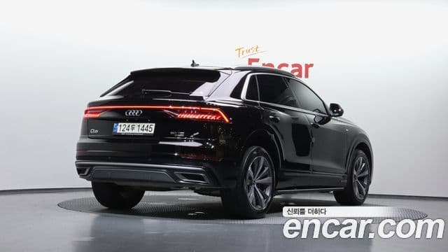 Audi Q7 2022 — ფოტო 2/20