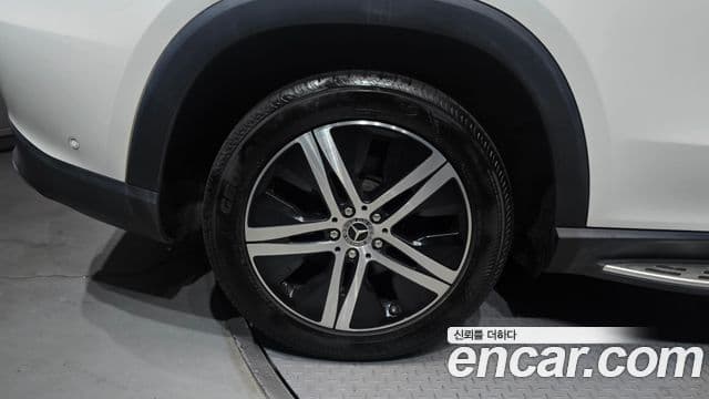 Mercedes-Benz GLE-Class 2020 — Şəkil 5/20