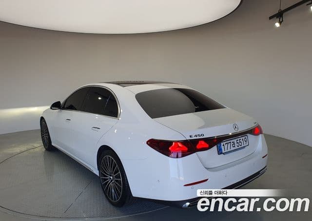 Mercedes-Benz E-Class 2026 — Photo 14/20