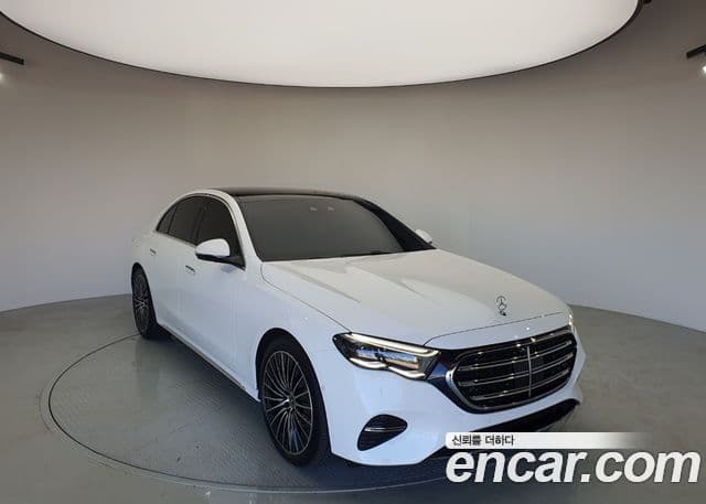Mercedes-Benz E-Class 2026 — Photo 20/20