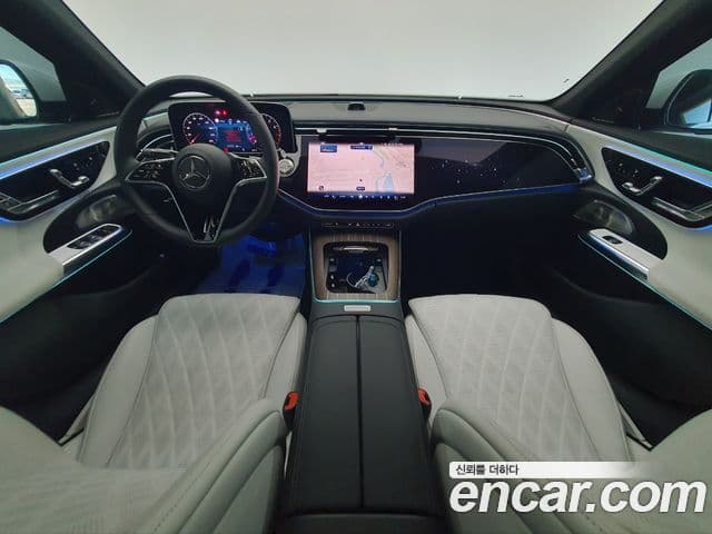 Mercedes-Benz E-Class 2026 — Photo 13/20