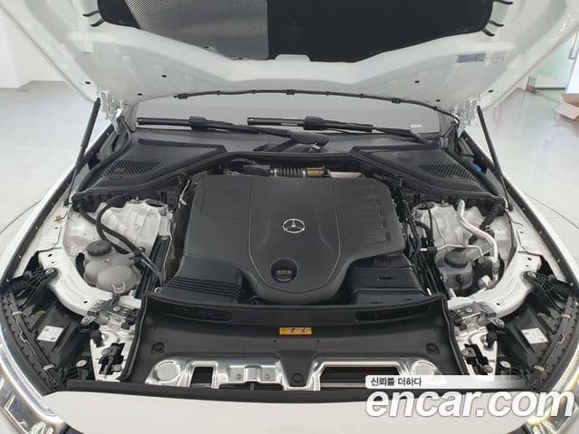 Mercedes-Benz E-Class 2026 — Photo 1/20