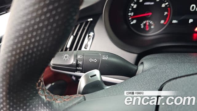 Kia Stinger 2018 — Photo 27/34