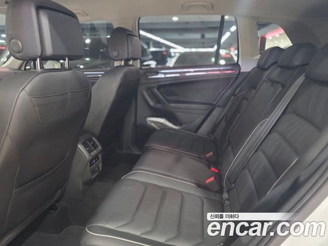 Volkswagen Tiguan 2022 — Photo 15/17