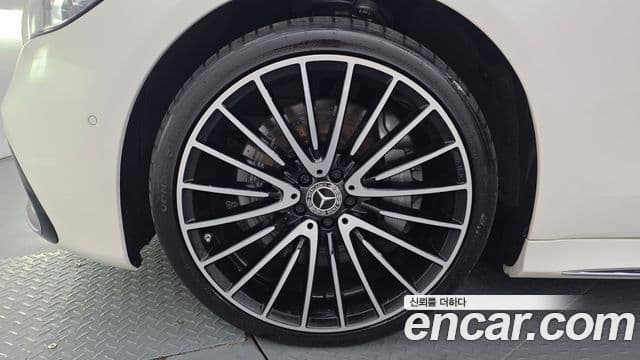Mercedes-Benz S-Class 2021 — Photo 31/34