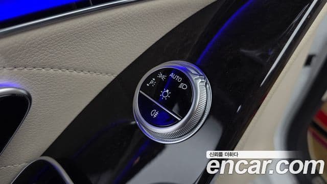 Mercedes-Benz S-Class 2021 — Photo 8/34