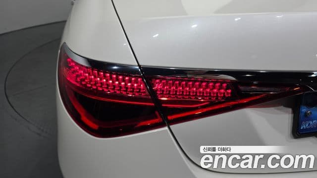 Mercedes-Benz S-Class 2021 — Photo 4/34