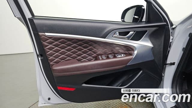 Genesis G70 2022 — ფოტო 10/31