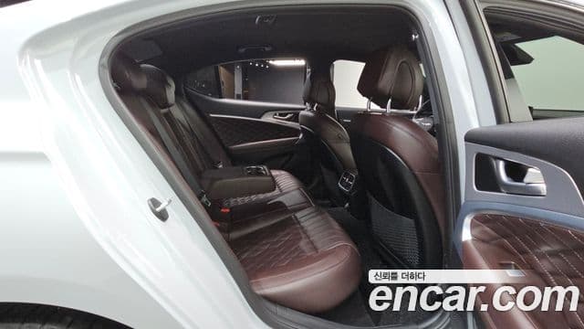 Genesis G70 2022 — ფოტო 4/31