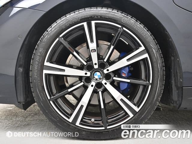 BMW 5 Series 2025 — Photo 1/20