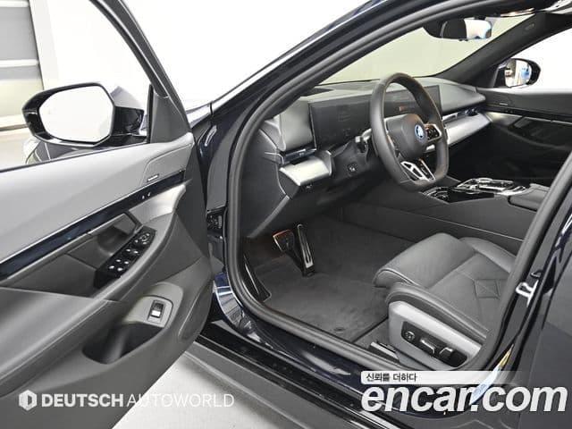 BMW 5 Series 2025 — Photo 11/20