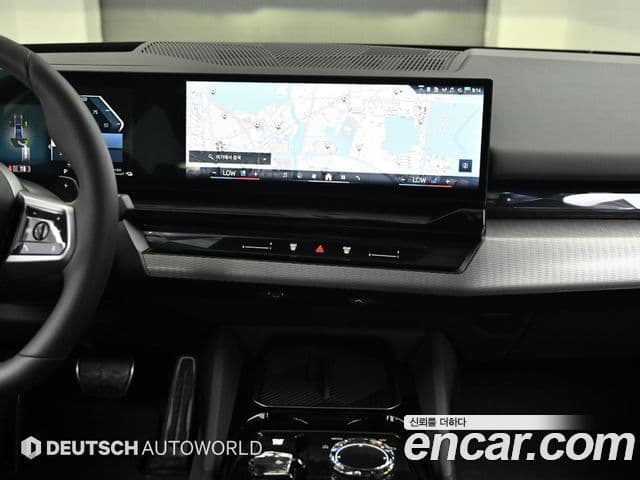 BMW 5 Series 2025 — Photo 8/20