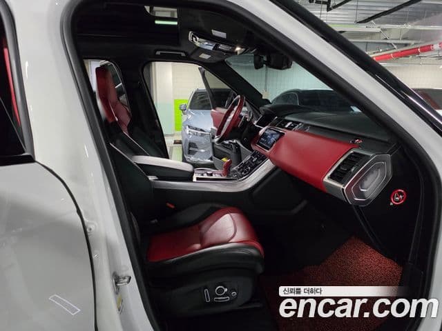 Land Rover Range Rover Sport 2018 — Photo 14/19