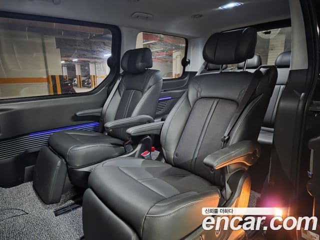 Hyundai Staria 2025 — Photo 9/9