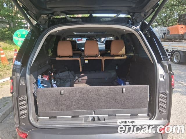 Land Rover Discovery 5 2018 — Şəkil 17/20