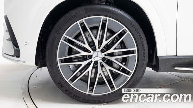 Mercedes-Benz GLE-Class 2025 — Photo 16/20