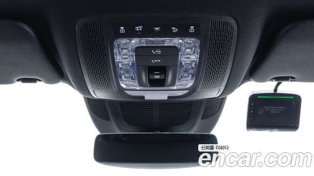 Mercedes-Benz GLE-Class 2025 — Photo 19/20