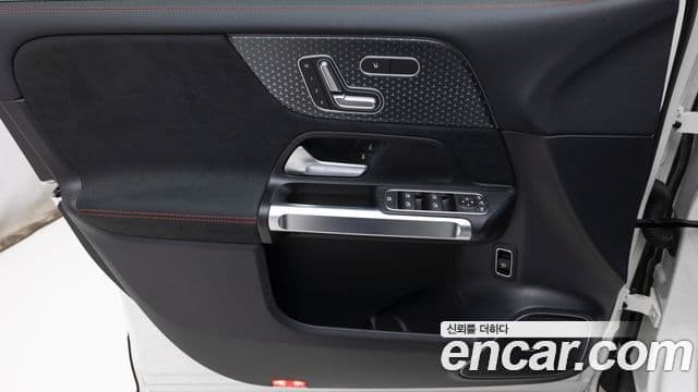 Mercedes-Benz EQB 2025 — ფოტო 3/20
