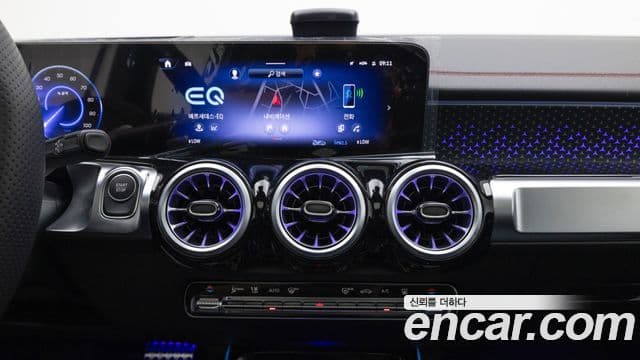 Mercedes-Benz EQB 2025 — ფოტო 17/20