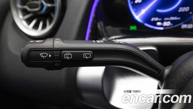 Mercedes-Benz EQB 2025 — ფოტო 18/20