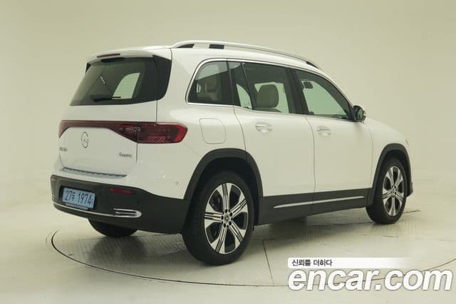 Mercedes-Benz EQB 2025 — ფოტო 10/18