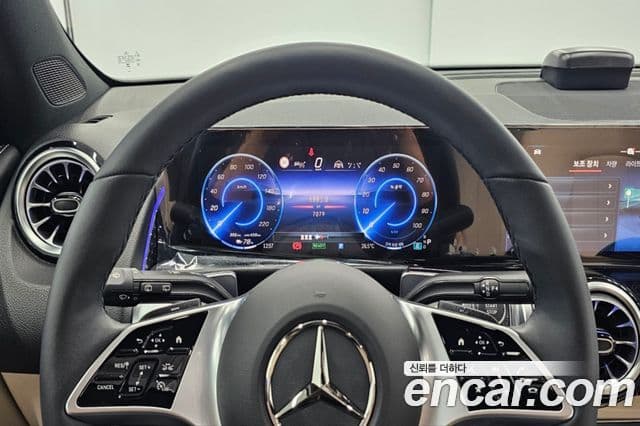 Mercedes-Benz EQB 2025 — ფოტო 18/18