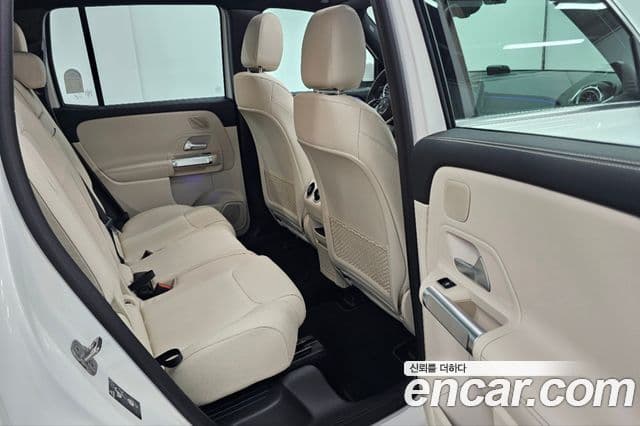 Mercedes-Benz EQB 2025 — ფოტო 8/18