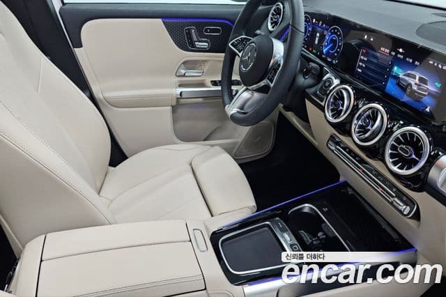 Mercedes-Benz EQB 2025 — ფოტო 15/18