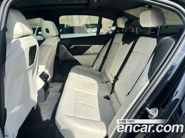 BMW i5 2025 — ფოტო 17/20