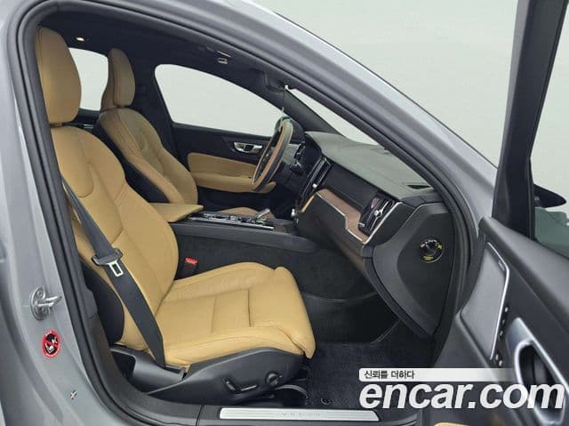 Volvo V60 Cross Country 2024 — Фото 12/20