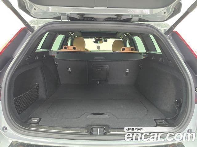 Volvo V60 Cross Country 2024 — Фото 15/20