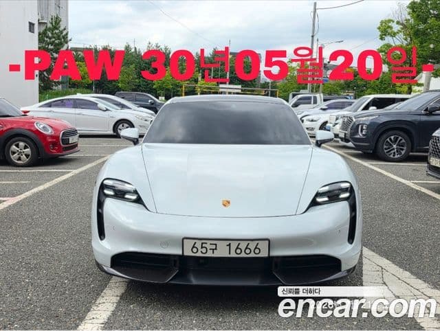 Porsche Taycan 2021 — ფოტო 2/18