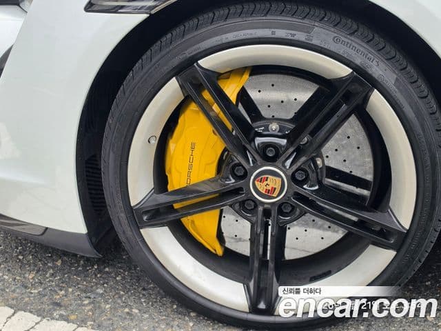 Porsche Taycan 2021 — ფოტო 18/18