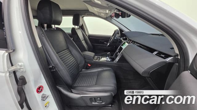 Land Rover Discovery Sport 2020 — Фото 9/20
