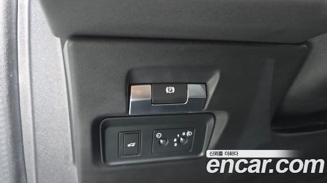 Land Rover Discovery Sport 2020 — Фото 14/20