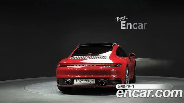 Porsche 911 2020 — Photo 9/20