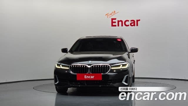 BMW 5 Series 2023 — Photo 9/36