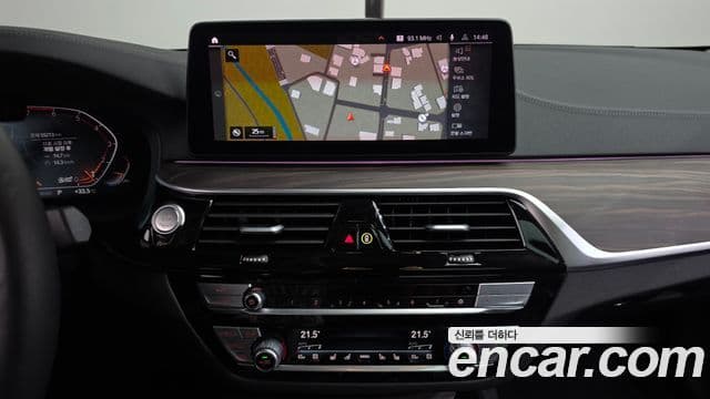 BMW 5 Series 2023 — Photo 26/36