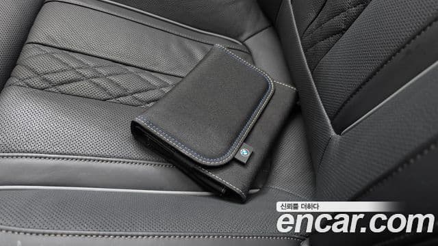 BMW 5 Series 2023 — Photo 35/36