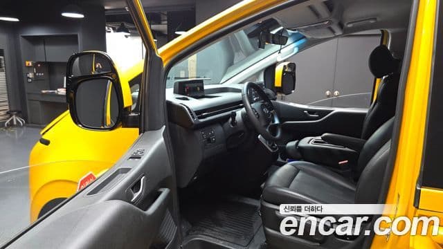 Hyundai Staria 2022 — Фото 10/20