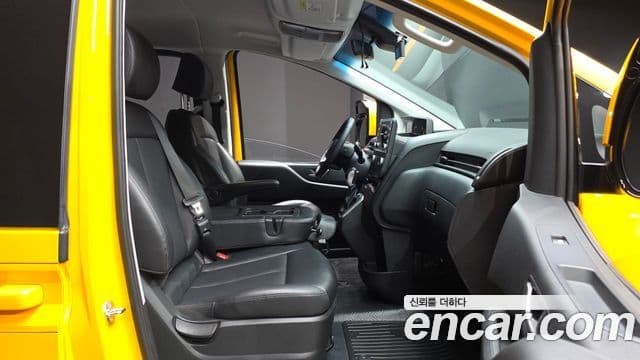 Hyundai Staria 2022 — Фото 12/20