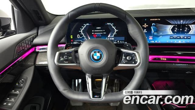 BMW 5 Series 2024 — Photo 17/31