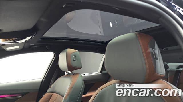 BMW 5 Series 2024 — Photo 15/31