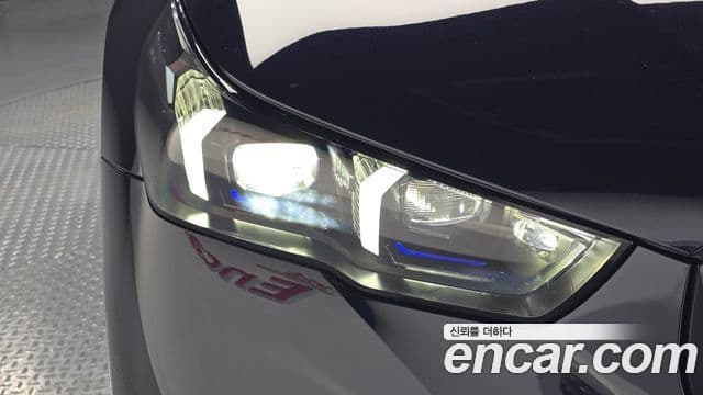 BMW 5 Series 2024 — Photo 23/31