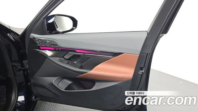 BMW 5 Series 2024 — Photo 31/31