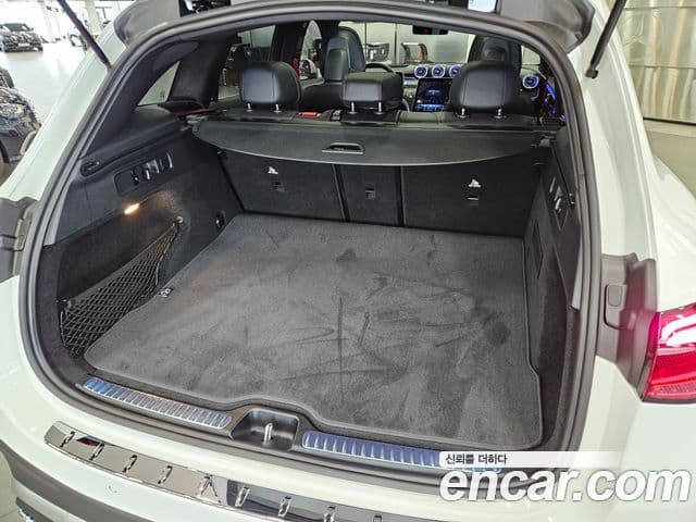 Mercedes-Benz GLC-Class 2026 — Photo 12/16
